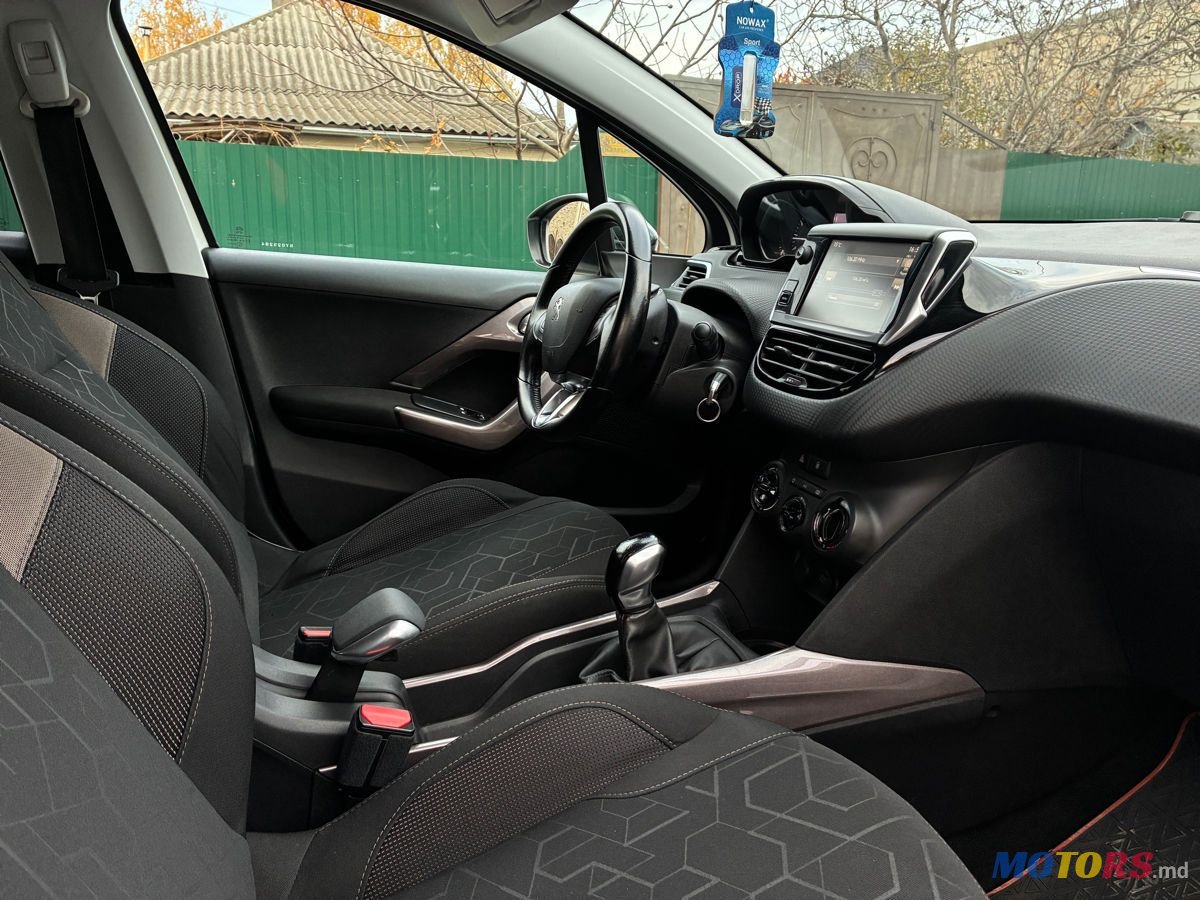 2016' Peugeot 2008 photo #6