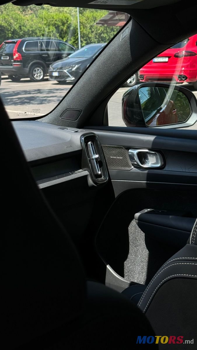 2023' Volvo C40 photo #6