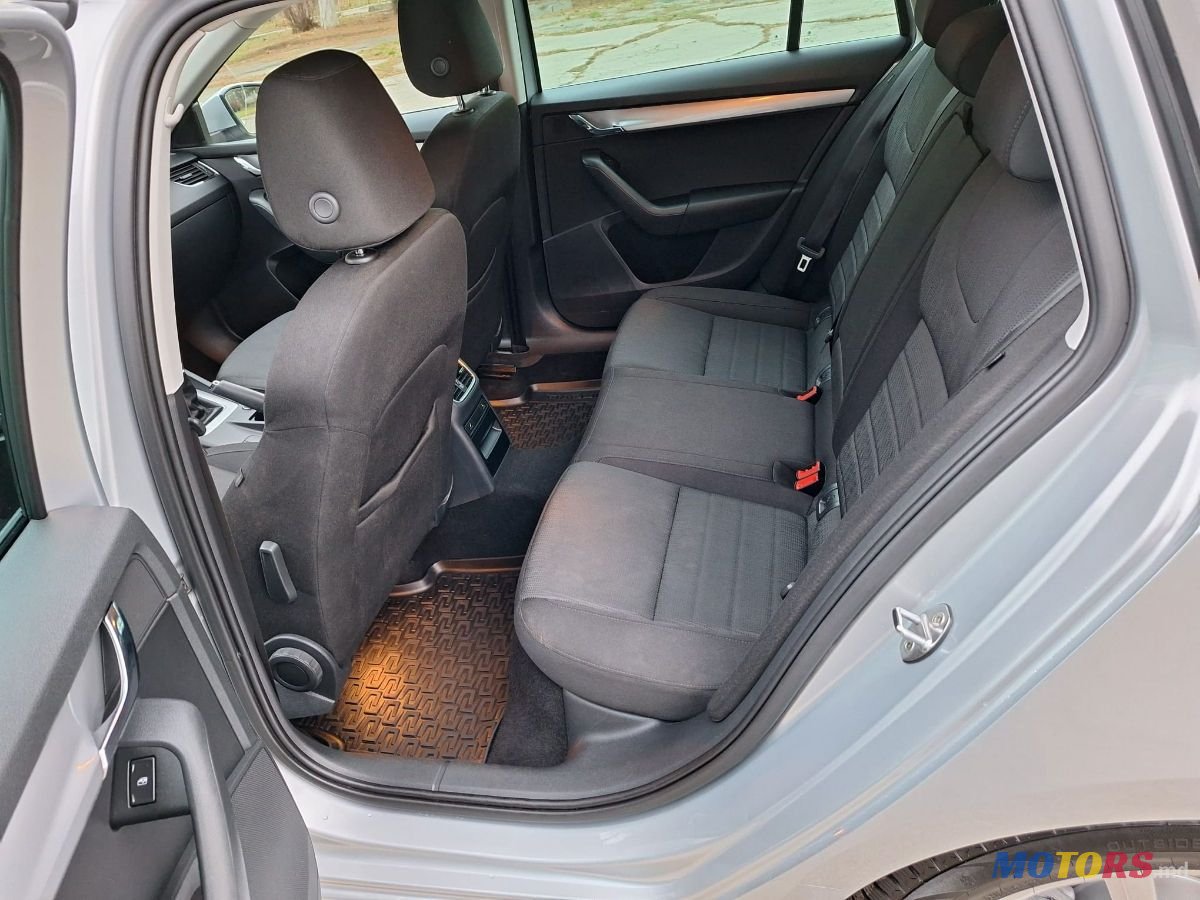 2016' Skoda Octavia photo #2