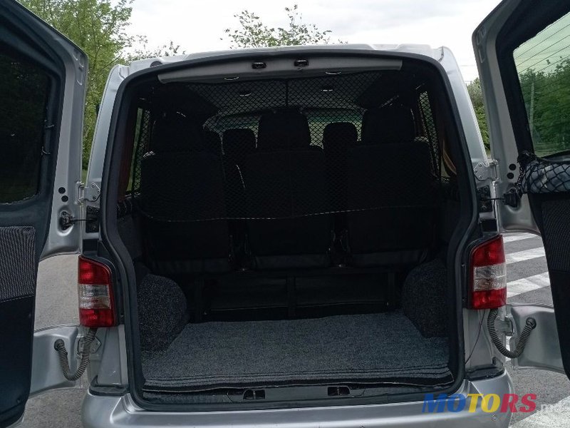 2004' Volkswagen Transporter photo #4