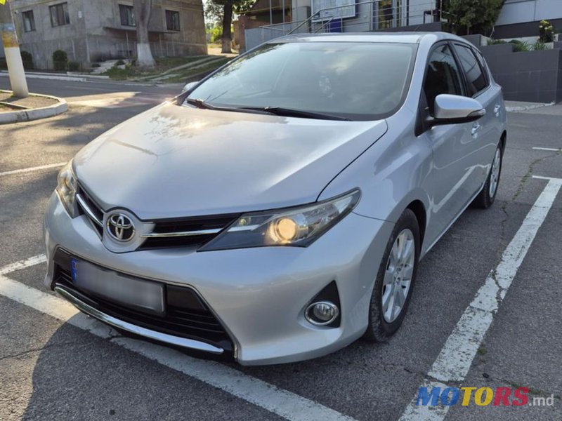 2014' Toyota Auris photo #1