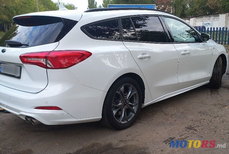 2020' Ford Focus photo #3