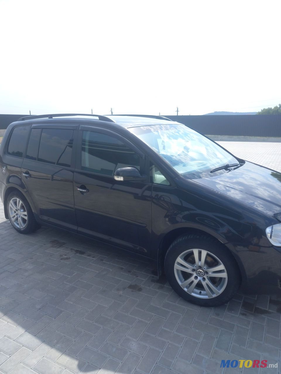 2005' Volkswagen Touran photo #4