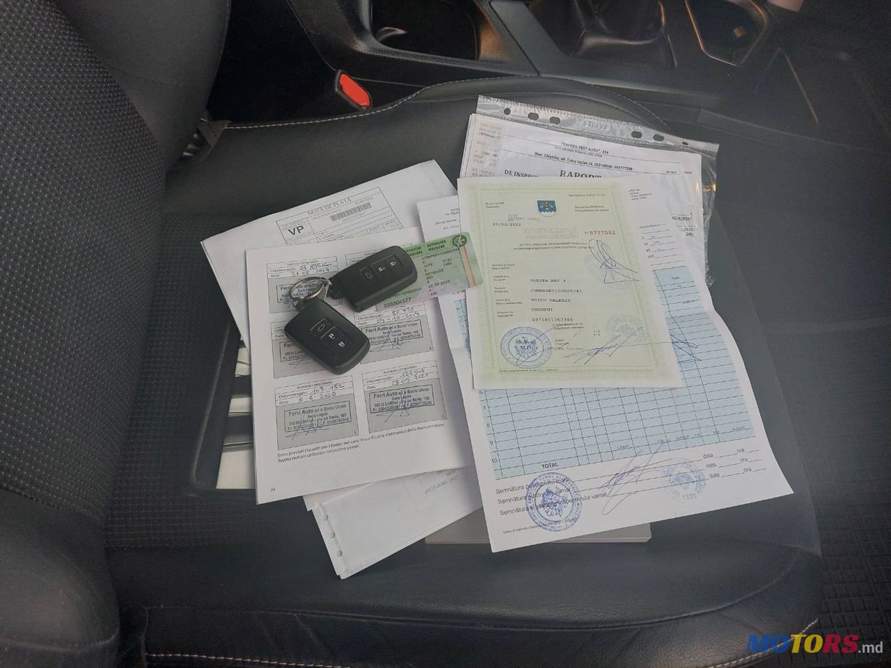 2016' Toyota RAV4 photo #2