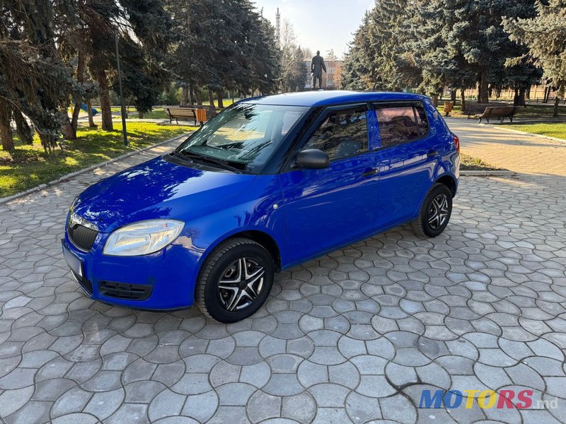 2008' Skoda Fabia photo #2
