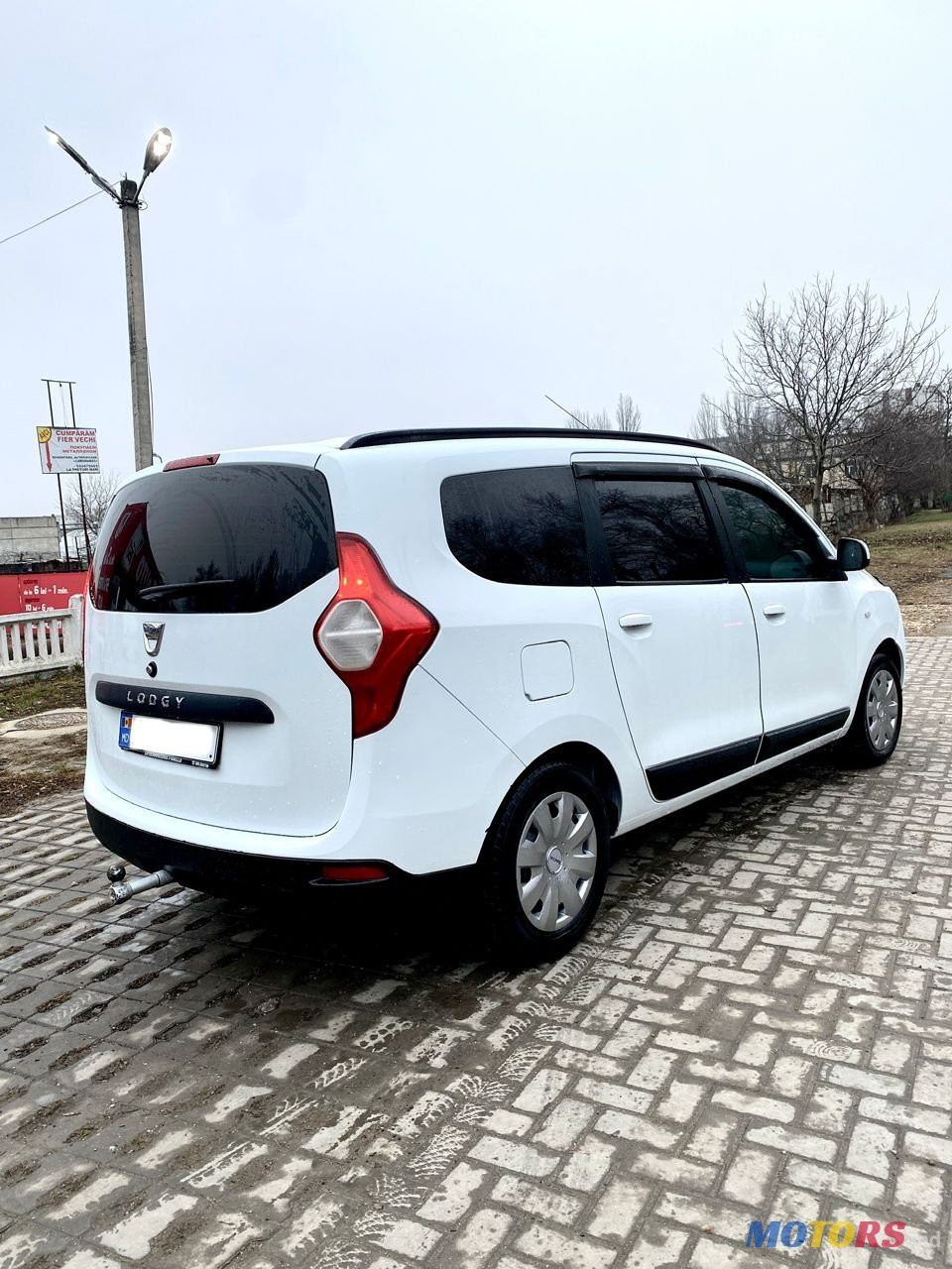 2013' Dacia Lodgy photo #3