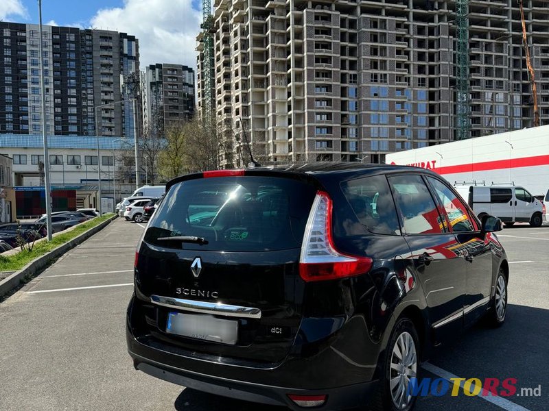 2012' Renault Grand Scenic photo #3