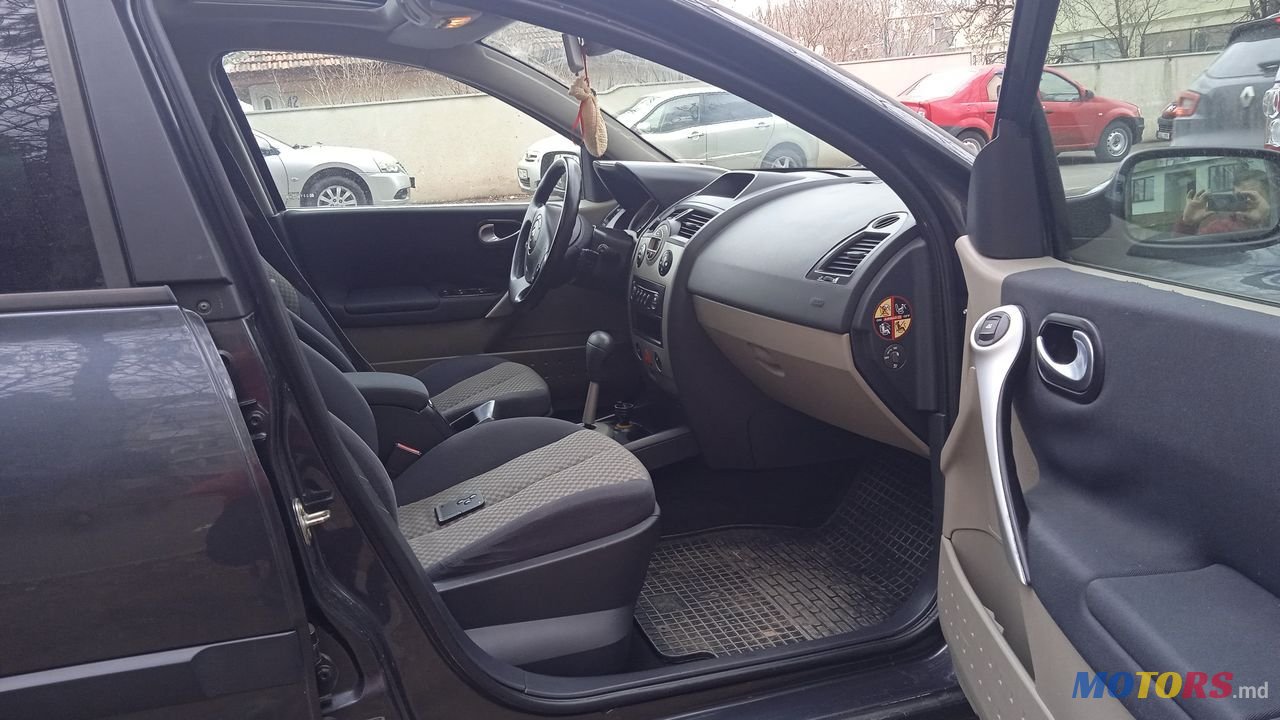 2005' Renault Megane photo #3