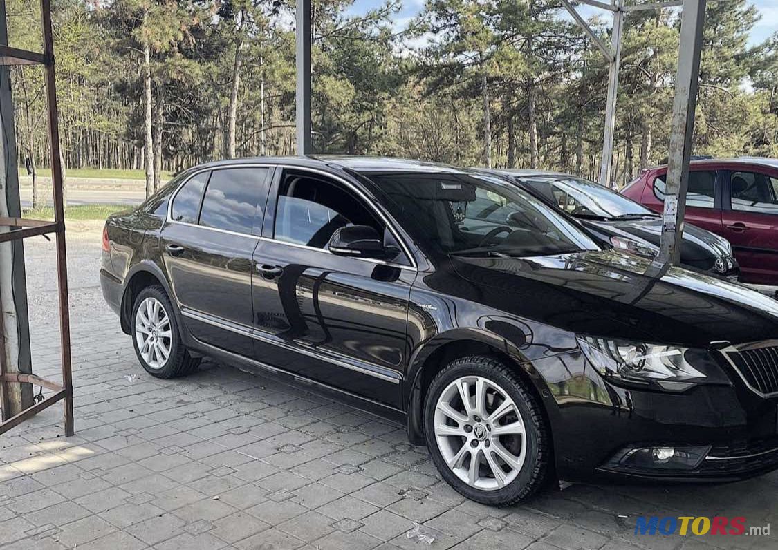 2013' Skoda Superb photo #4