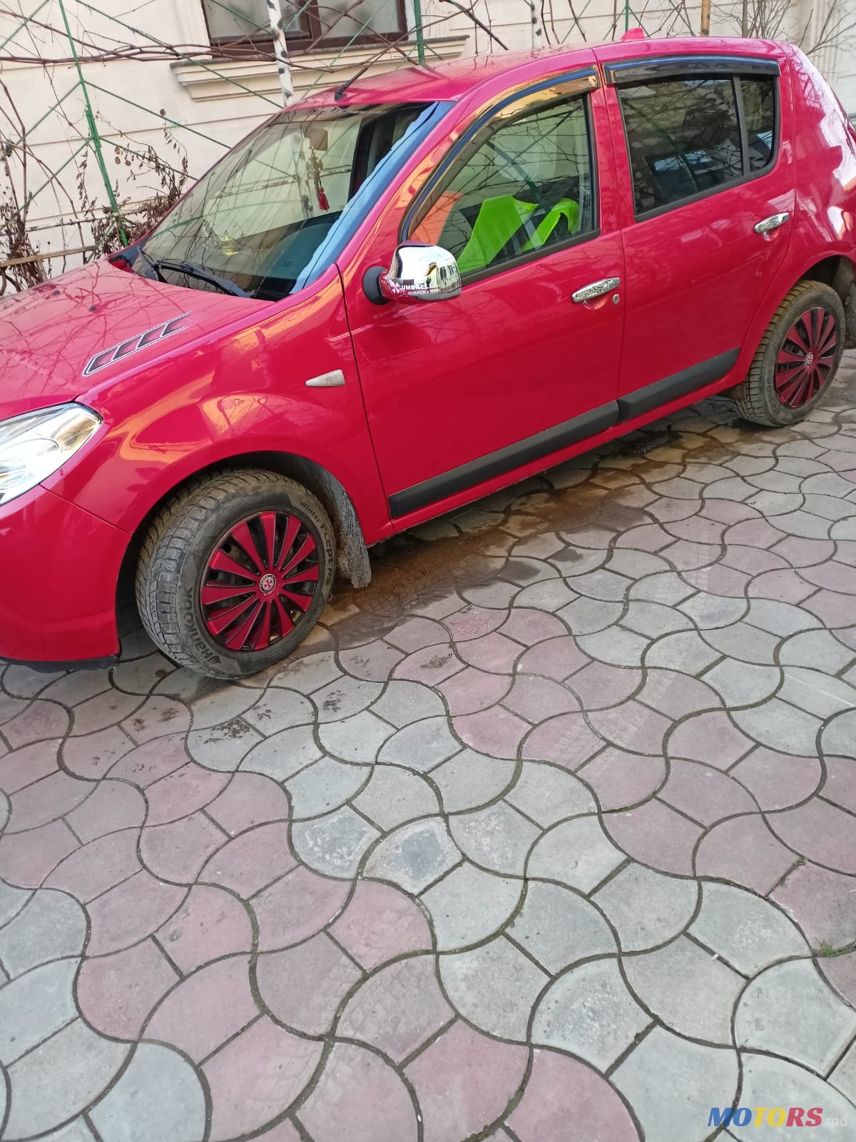 2010' Dacia Sandero photo #2