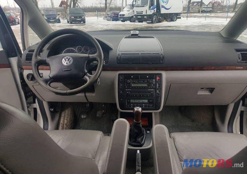 2002' Volkswagen Sharan photo #1