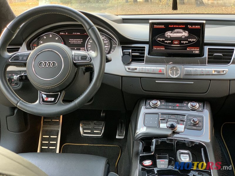 2017' Audi S8 photo #6