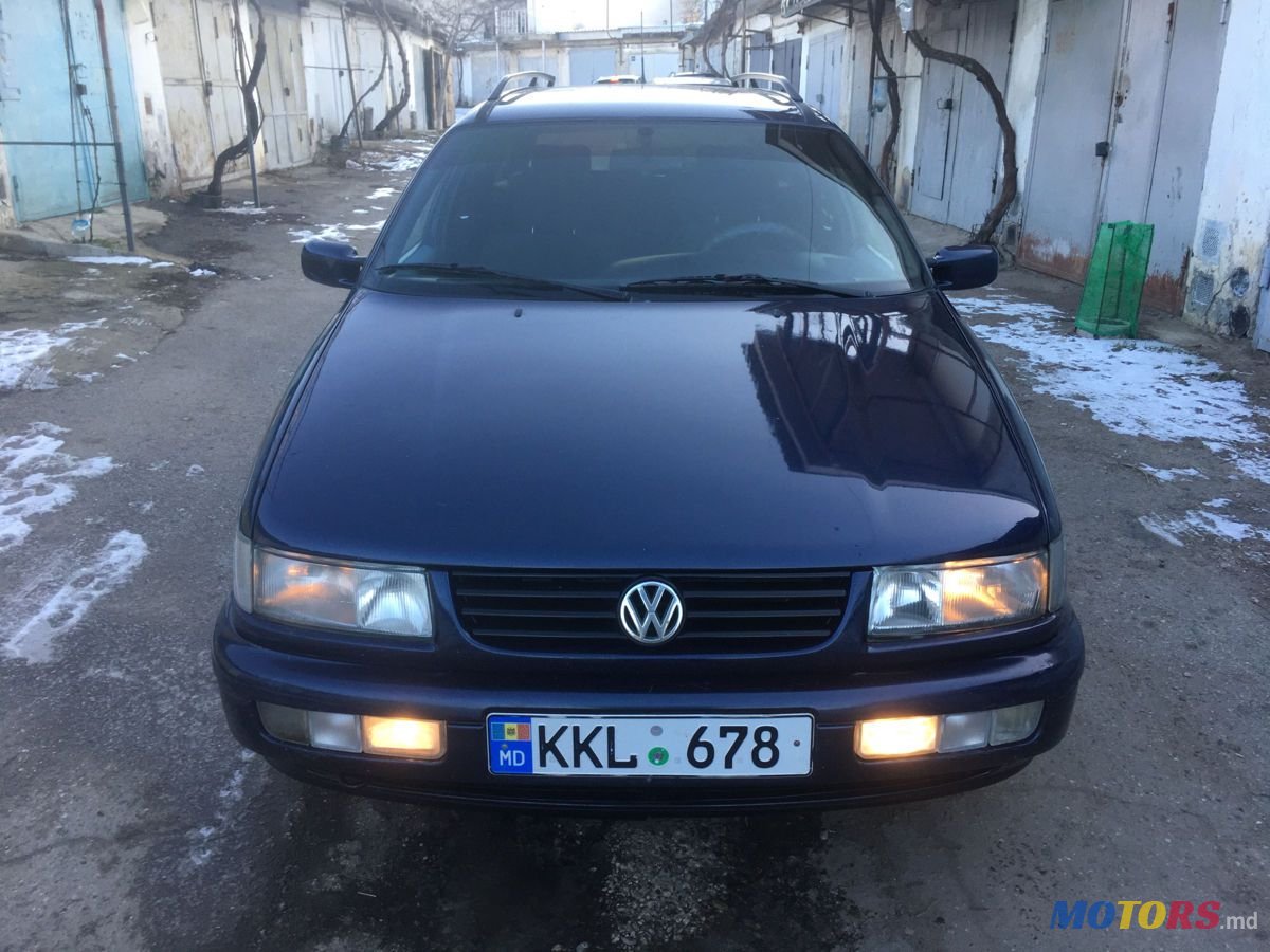 1995' Volkswagen Passat photo #2