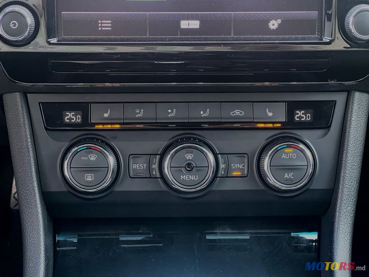 2016' Skoda Superb photo #6