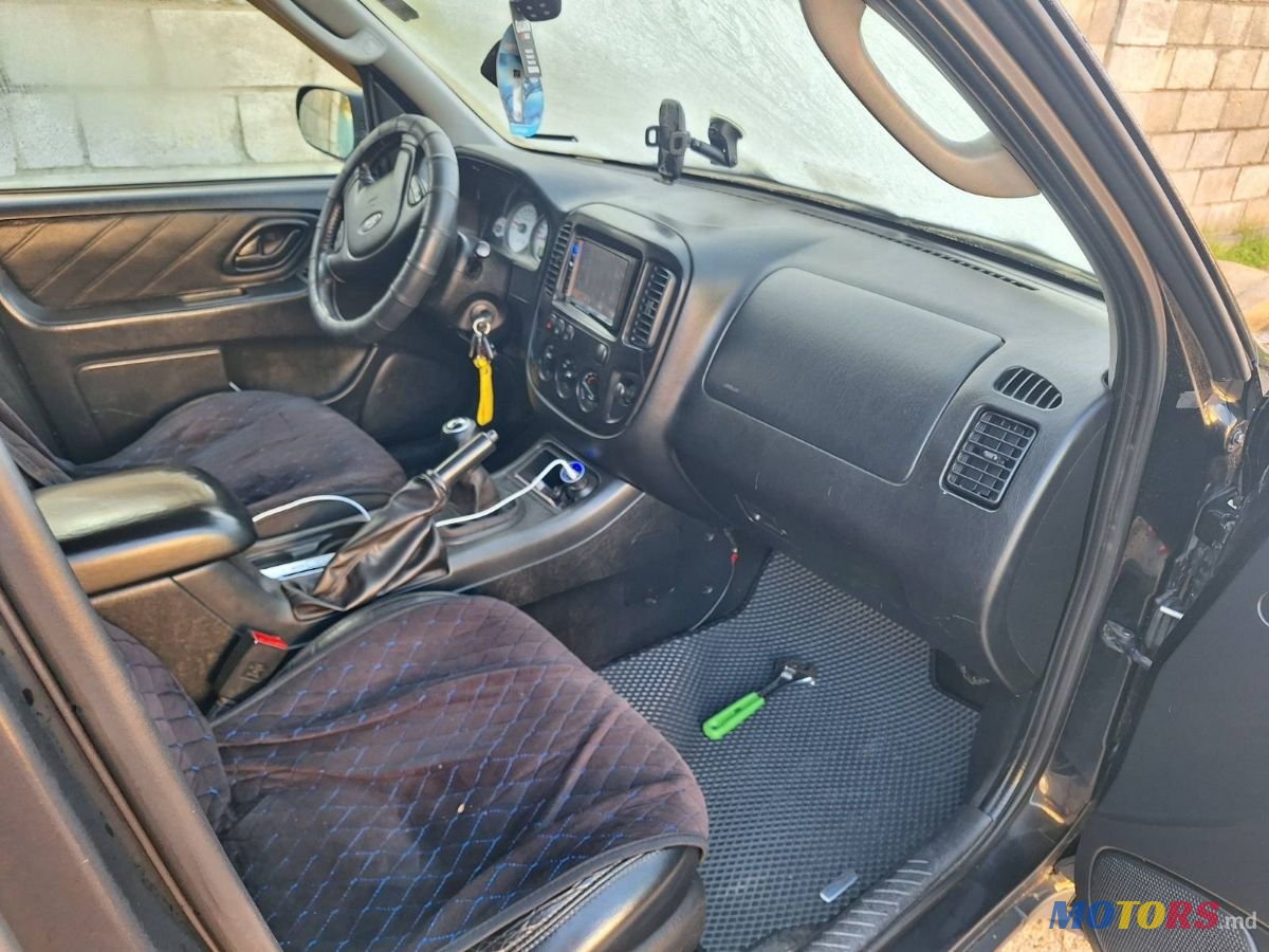 2004' Ford Maverick photo #4