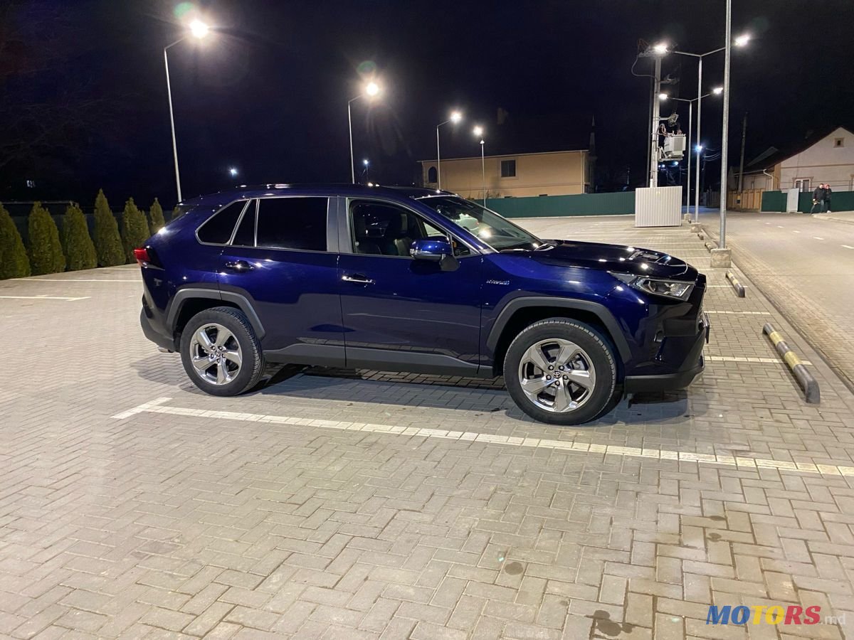 2020' Toyota RAV4 photo #4