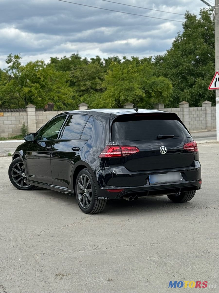 2015' Volkswagen Golf photo #3