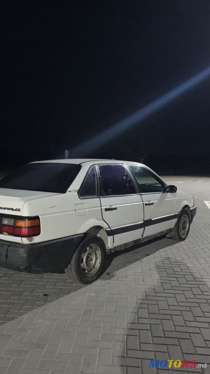 1991' Volkswagen Passat photo #2
