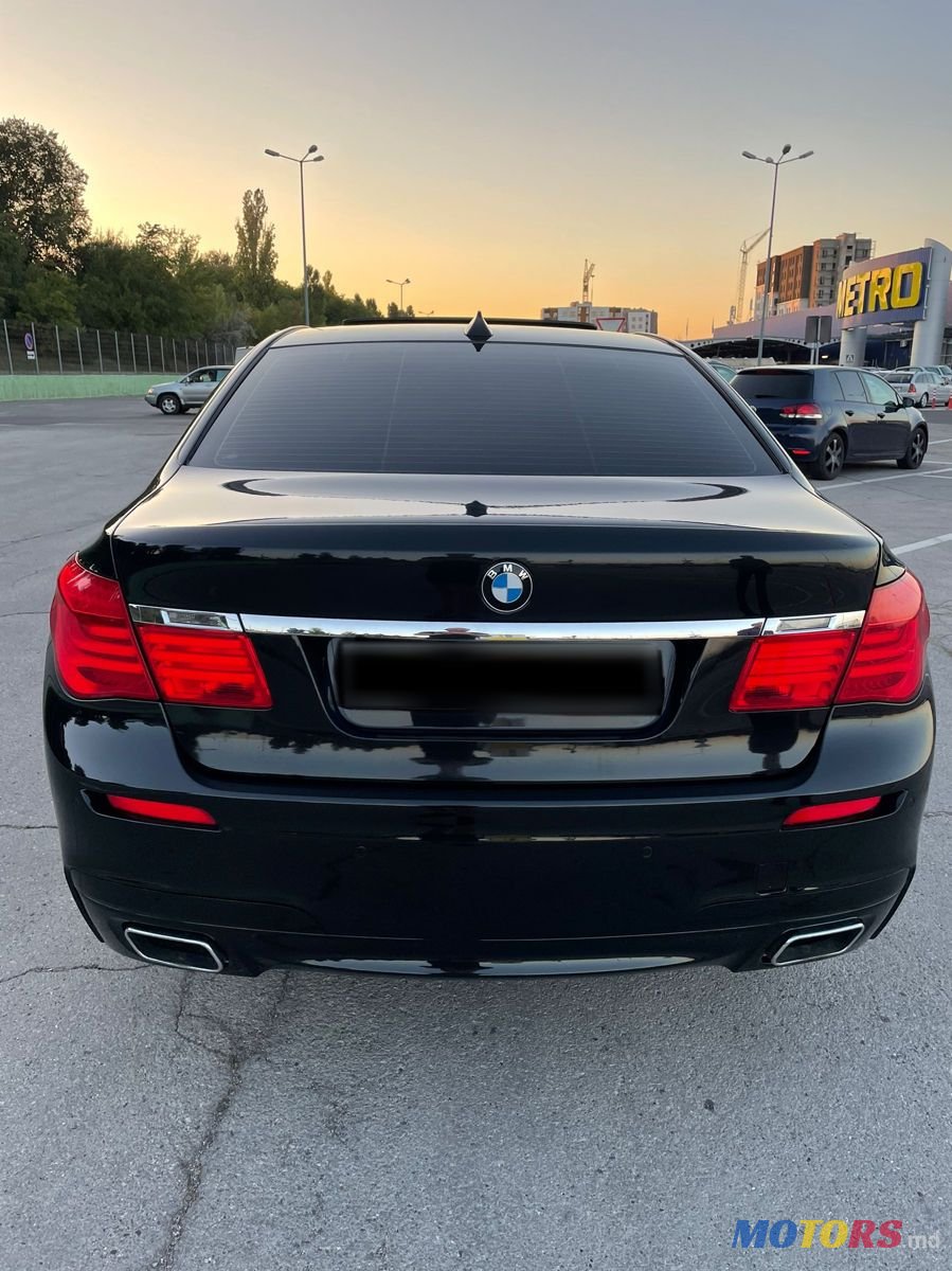 2011' BMW 7 Series photo #2
