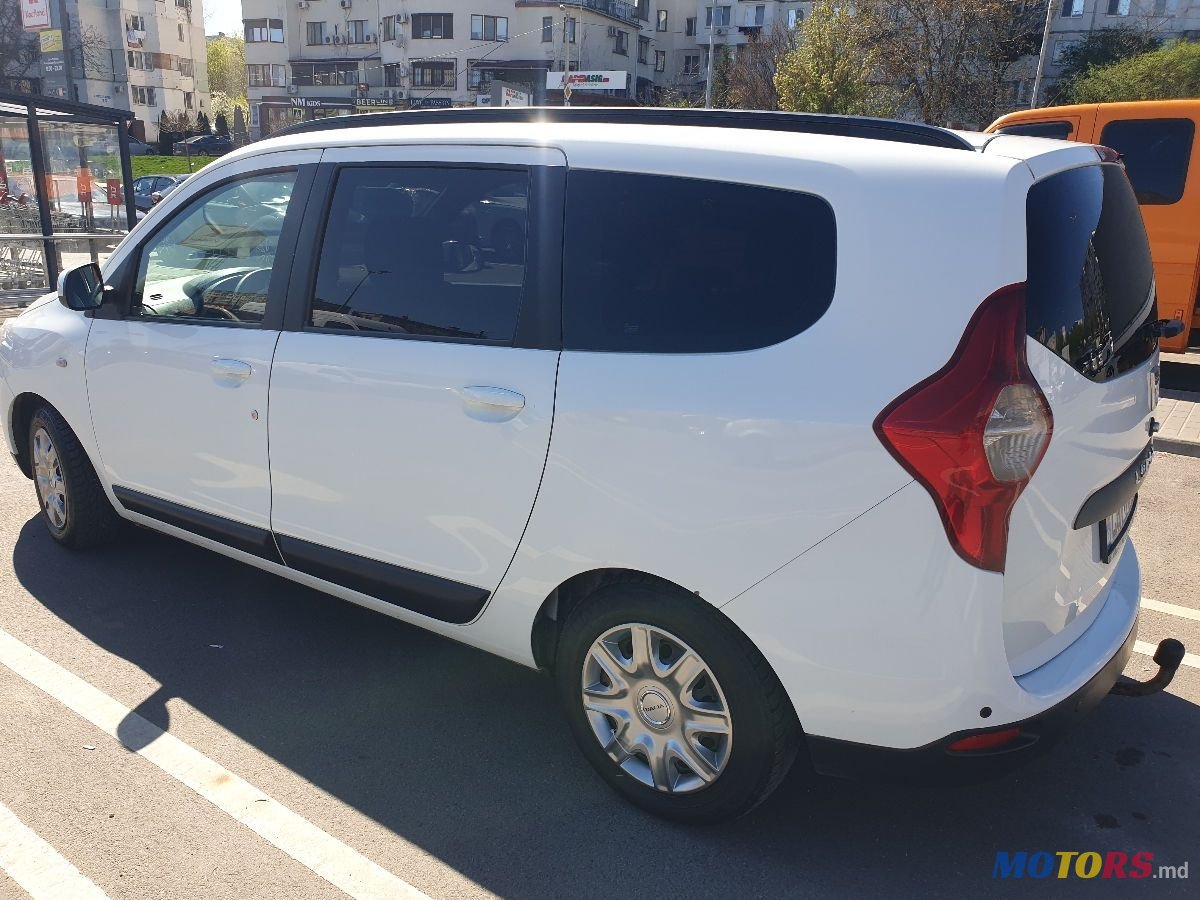 2013' Dacia Lodgy photo #5