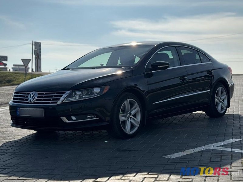 2013' Volkswagen Passat photo #2