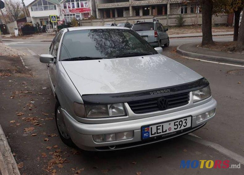 1995' Volkswagen Passat photo #2