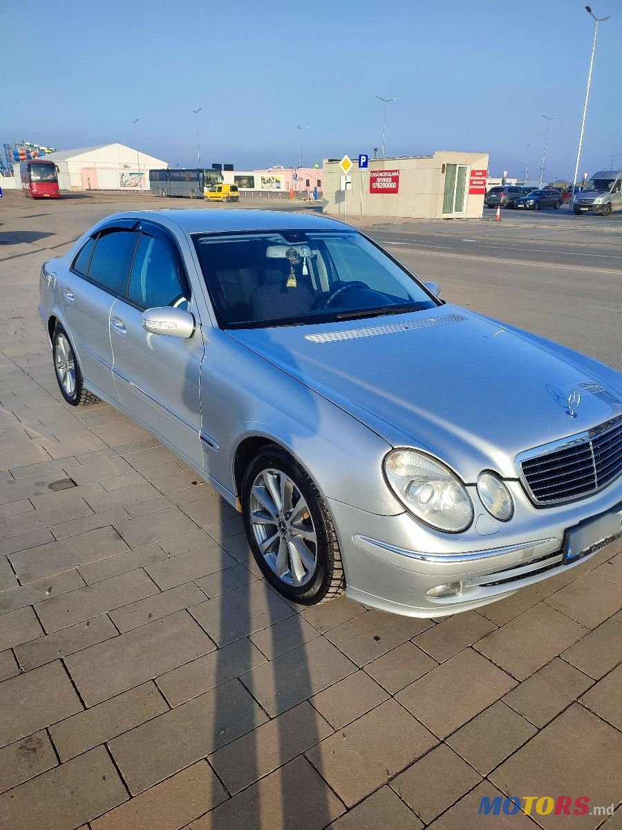 2006' Mercedes-Benz E-Class photo #2