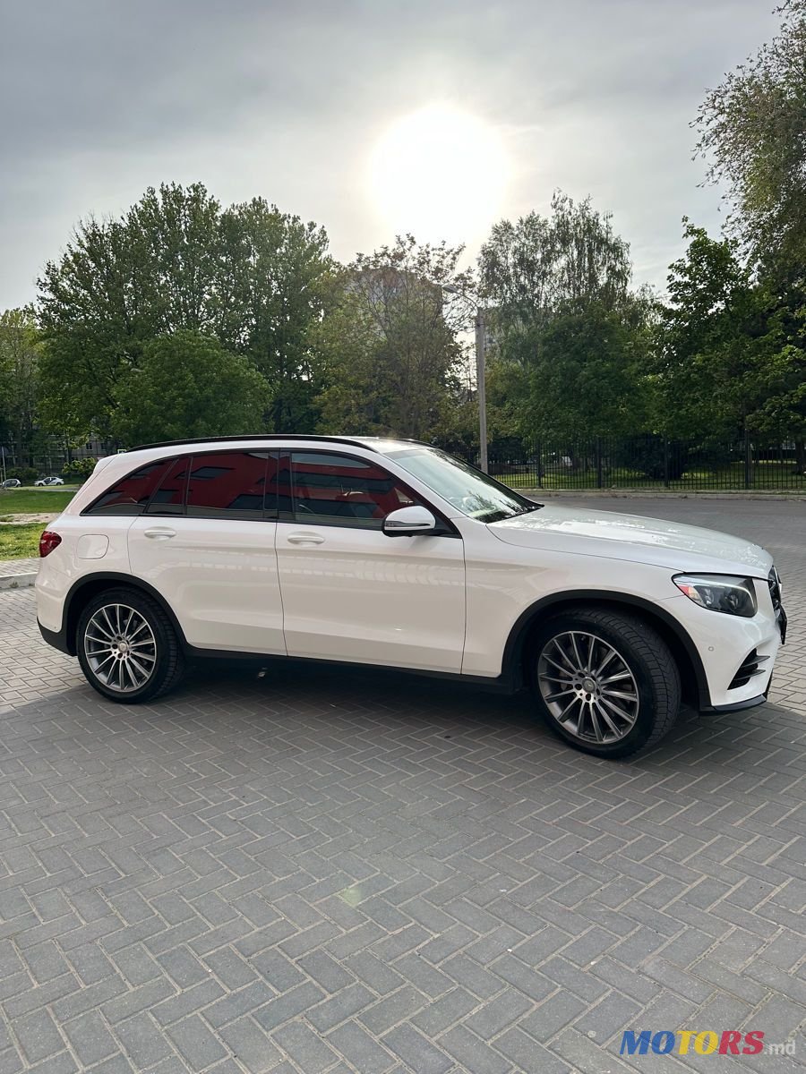 2015' Mercedes-Benz GLC photo #5