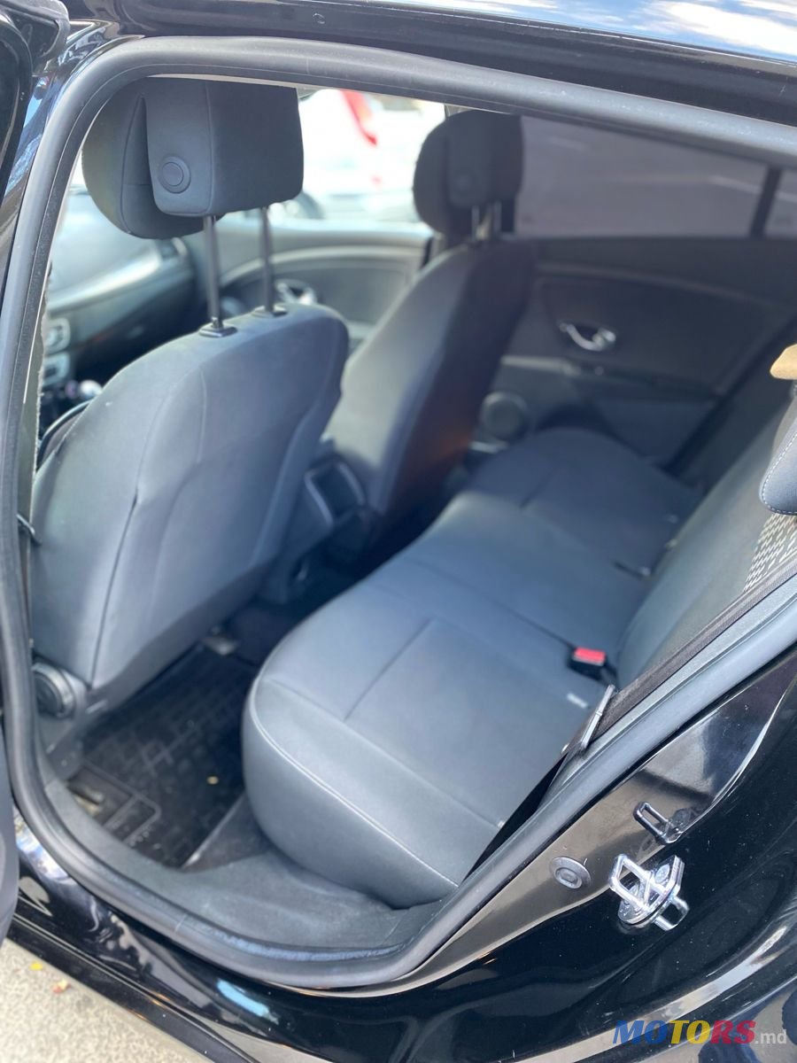 2012' Renault Megane photo #6