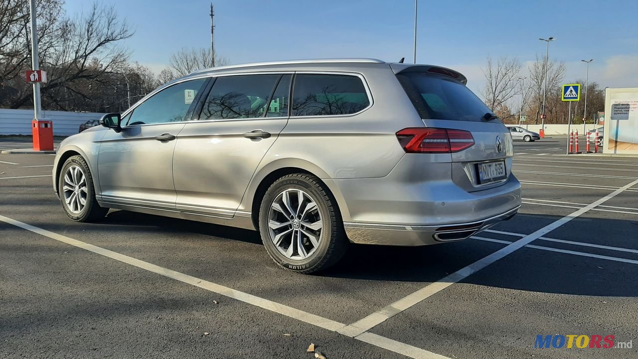 2015' Volkswagen Passat photo #4