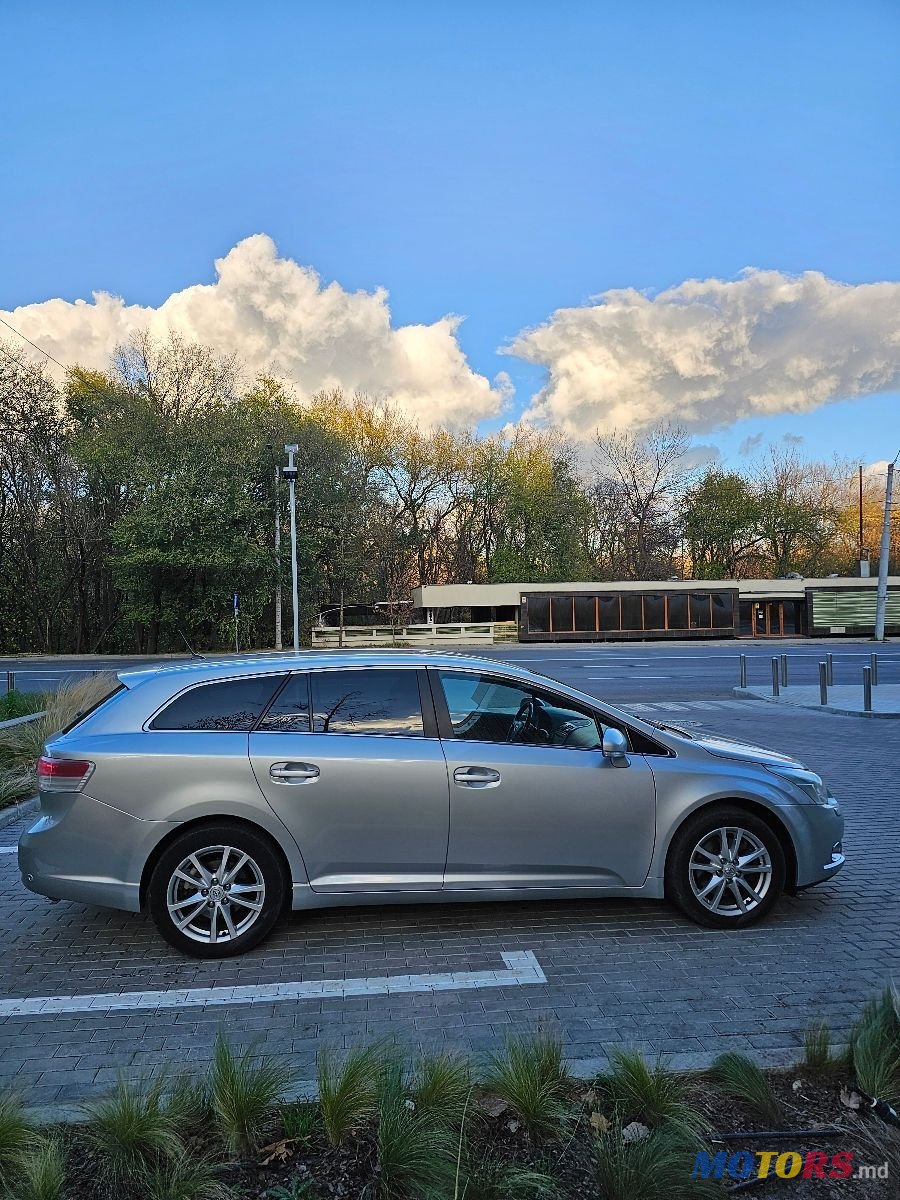 2009' Toyota Avensis photo #3