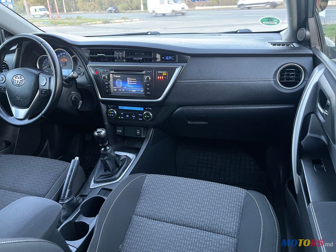 2014' Toyota Auris photo #6