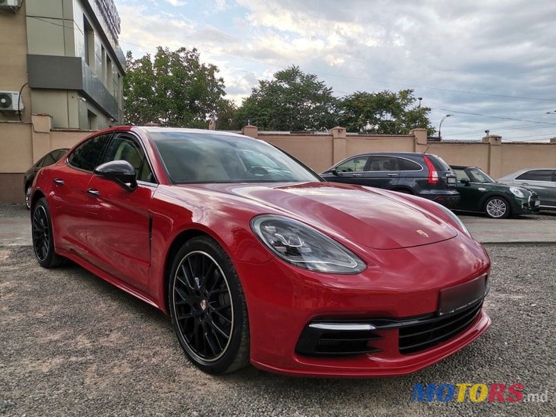 2018' Porsche Panamera photo #3