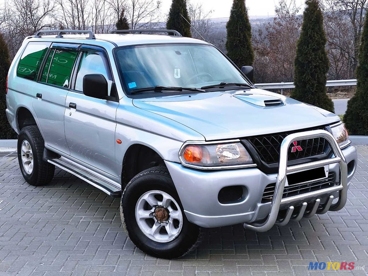 2000' Mitsubishi Pajero Sport photo #1