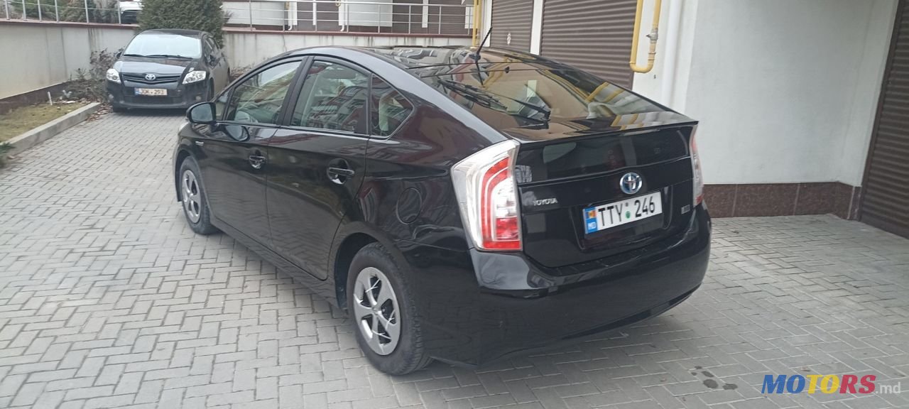 2013' Toyota Prius photo #3