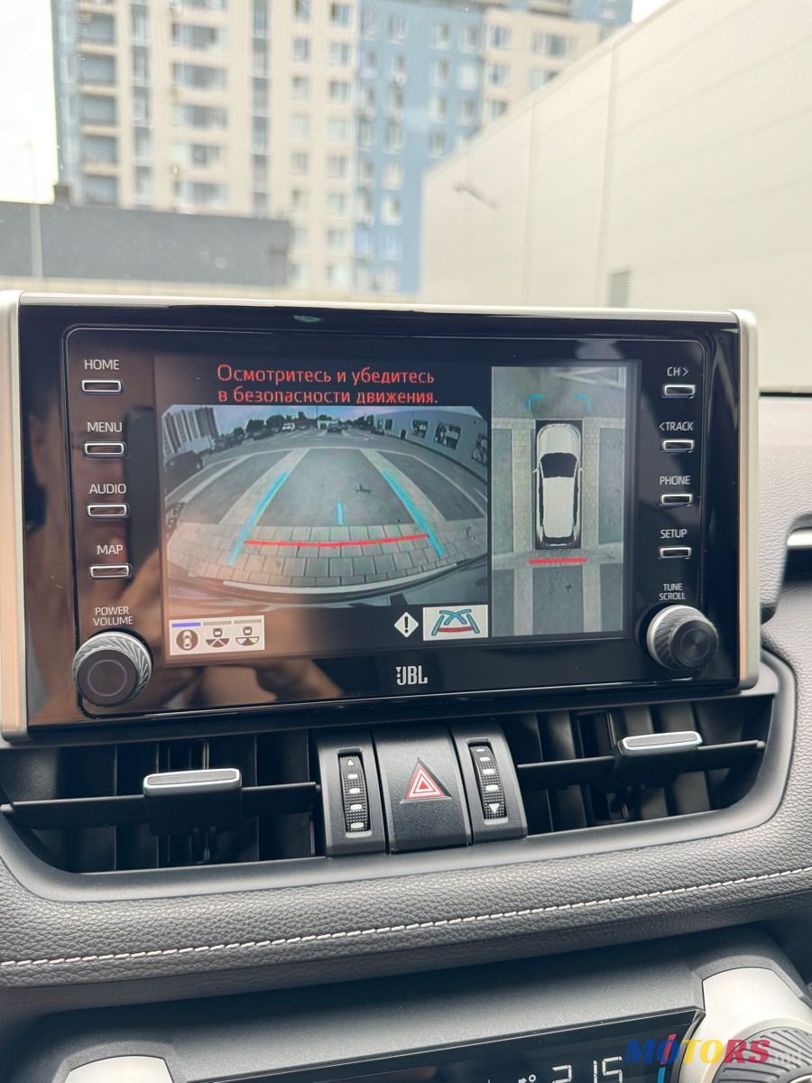 2019' Toyota RAV4 photo #6