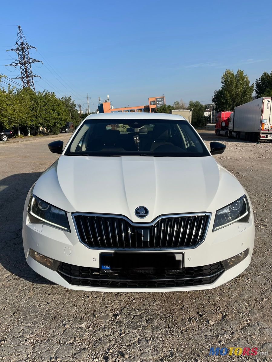2015' Skoda Superb photo #3