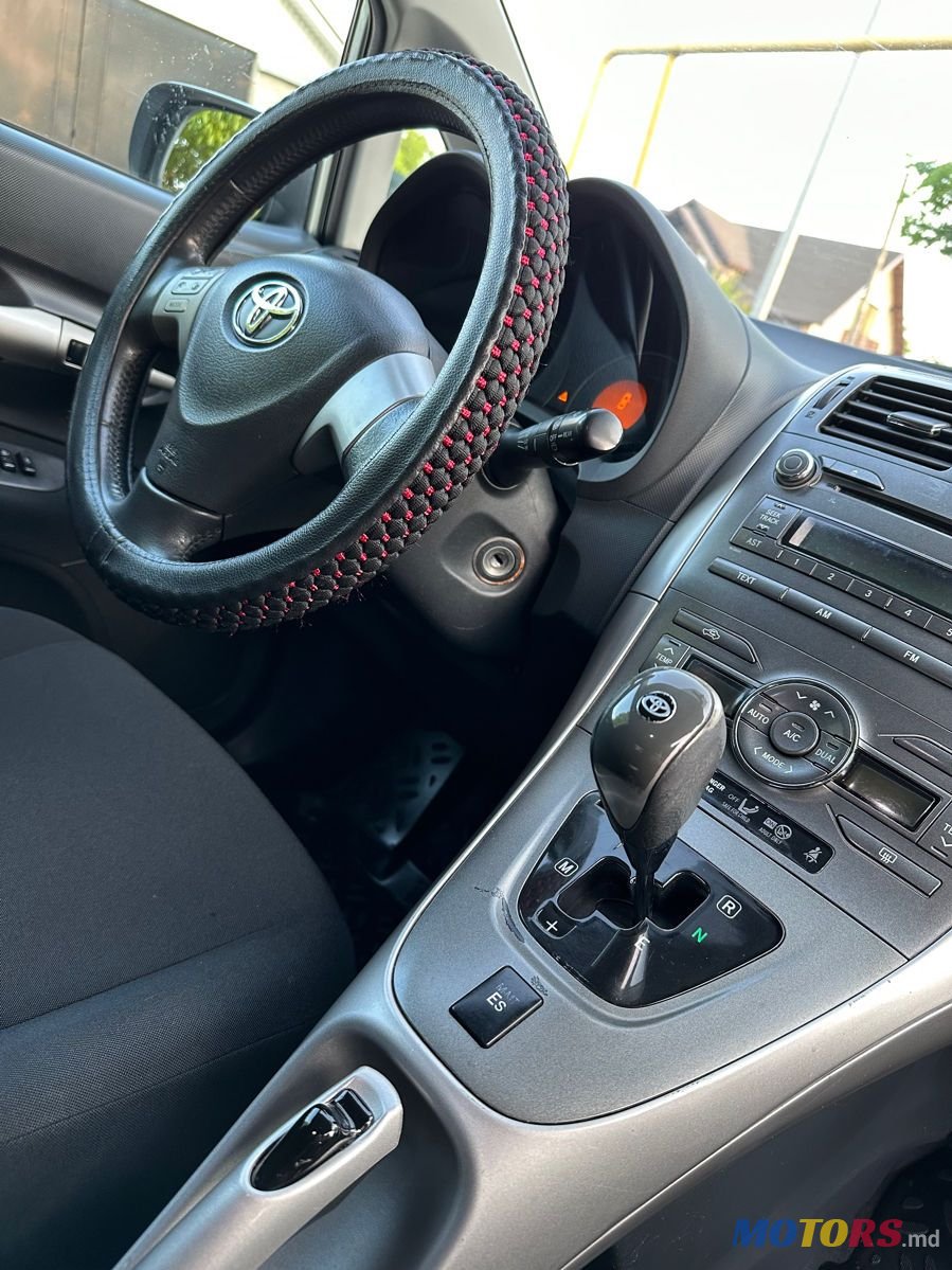 2007' Toyota Auris photo #6