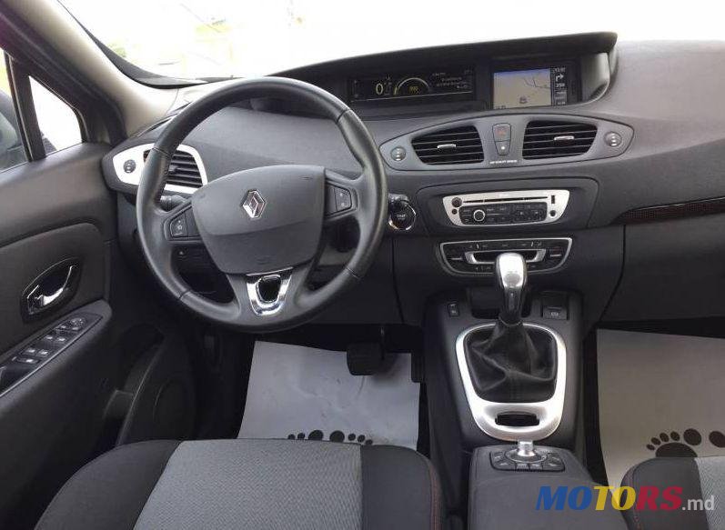 2013' Renault Scenic photo #3