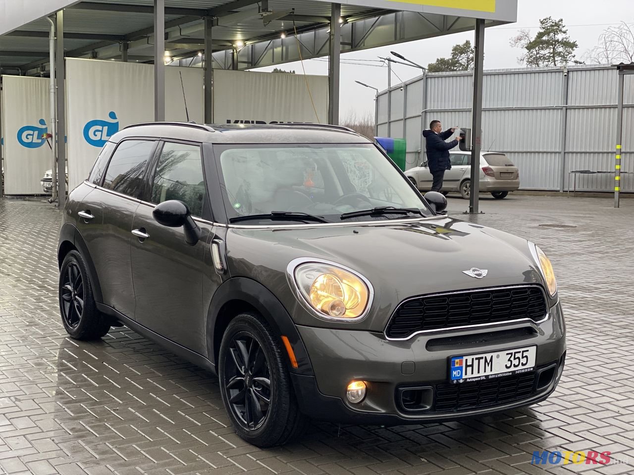 2011' MINI Cooper S photo #2