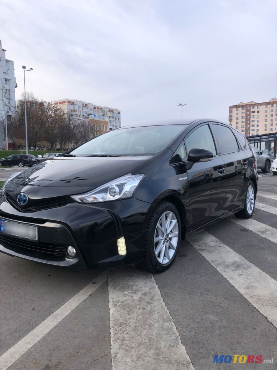 2020' Toyota Prius + photo #1