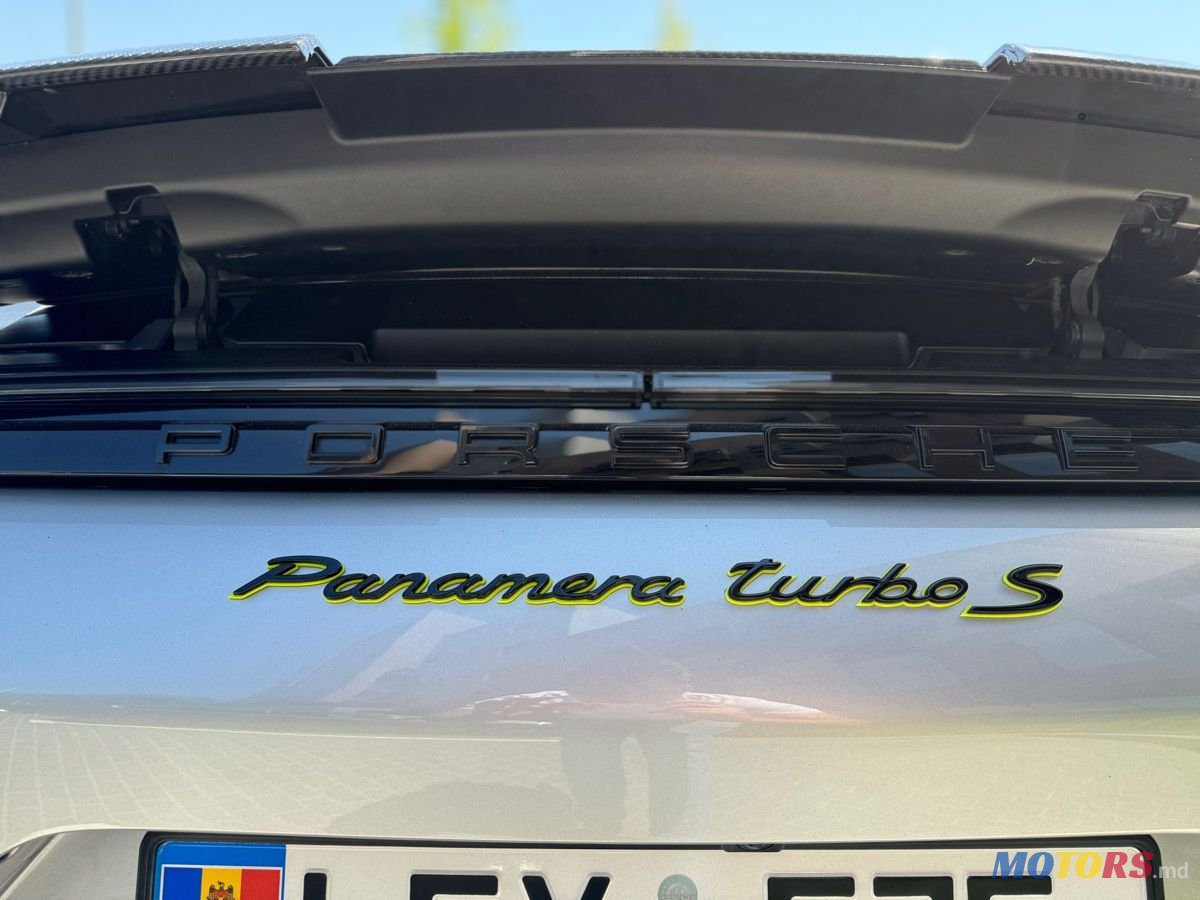 2018' Porsche Panamera photo #4