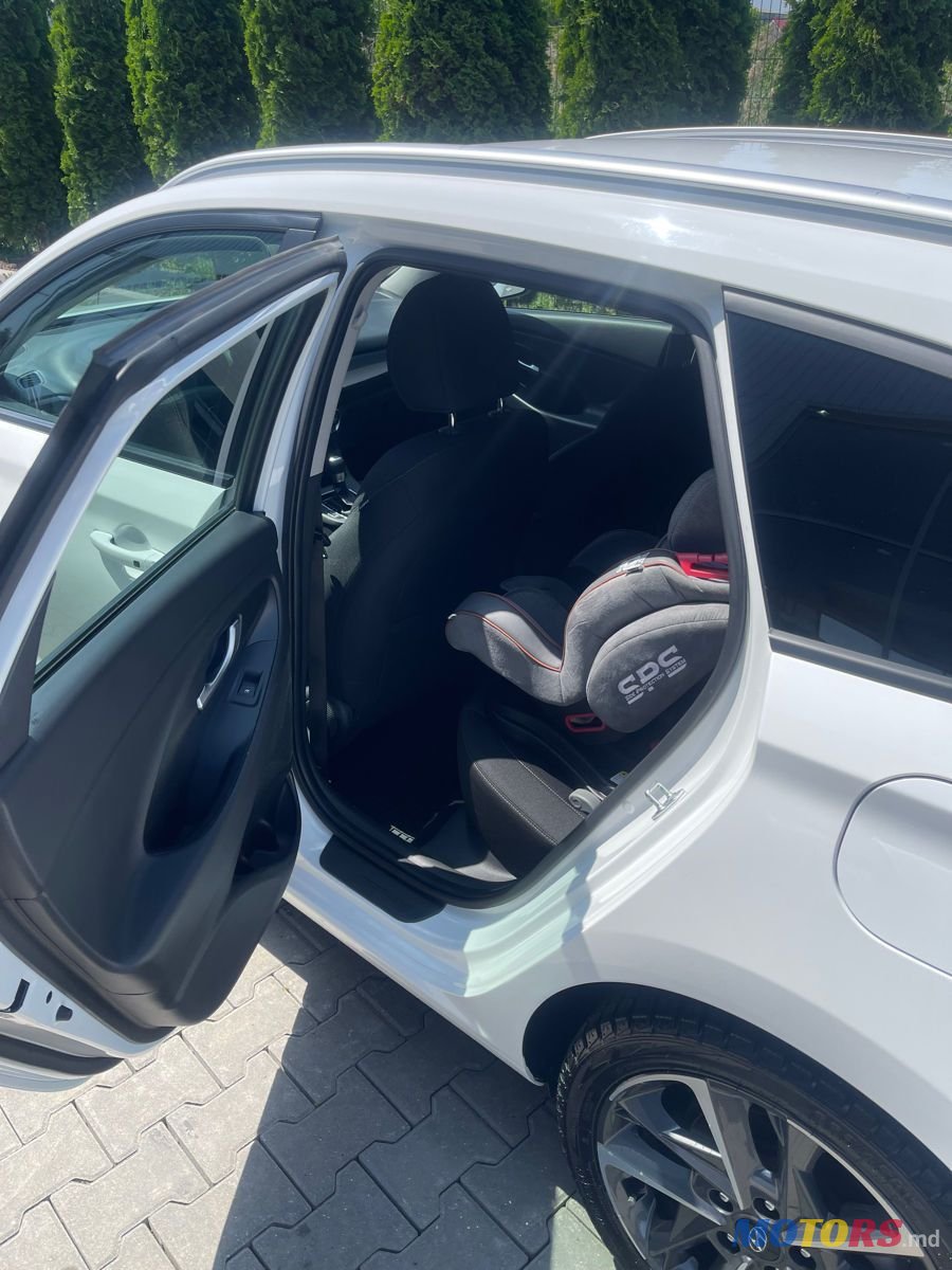 2021' Hyundai i30 photo #6