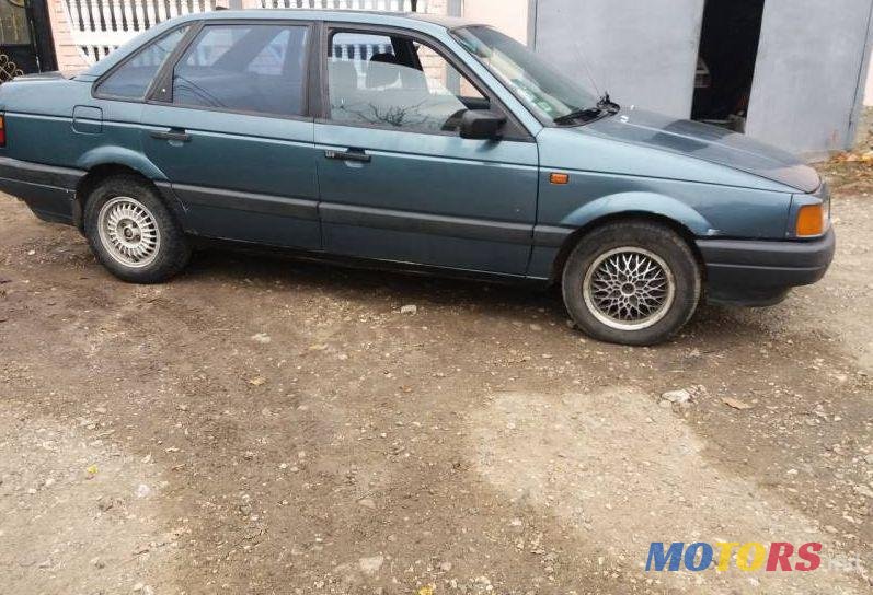 1990' Volkswagen Passat photo #1