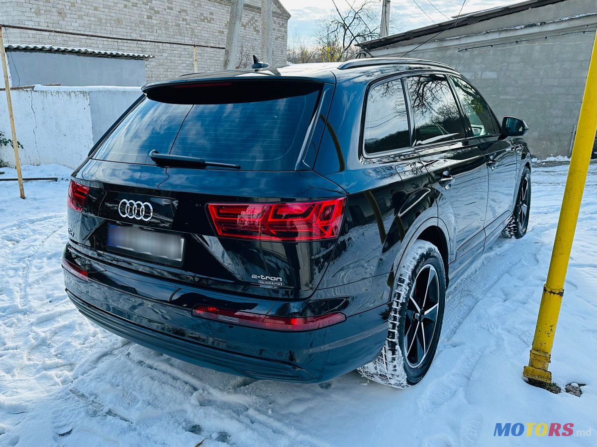 2016' Audi Q7 E-Tron photo #5