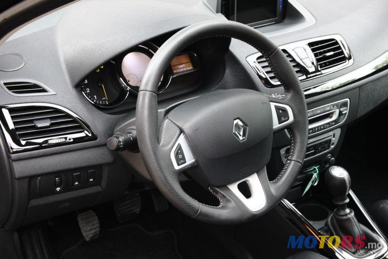 2012' Renault Megane photo #4