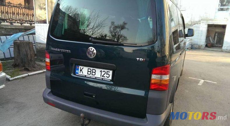 2006' Volkswagen Transporter photo #2