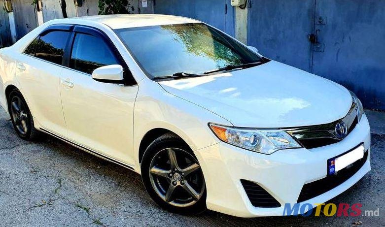 2011' Toyota Camry photo #1