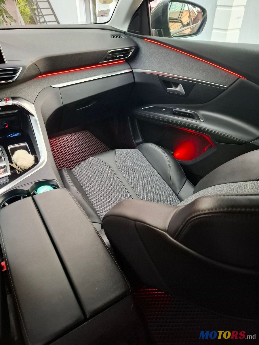 2020' Peugeot 3008 photo #6