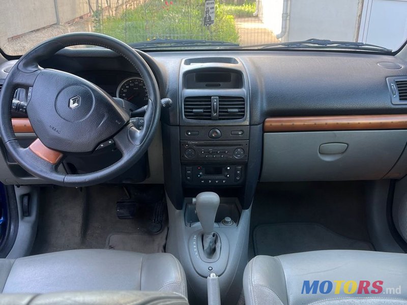 2004' Renault Clio photo #6